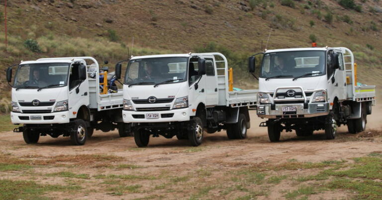 The Hino 300 Series 4x4 is available in single cab and crew cab configurations, both powered by a 165hp (121kW), 464Nm, 4 litre diesel engine mated to a six-speed manual overdrive transmission and a dual range 4x4 transfer case.