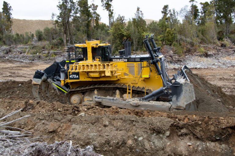 Komatsu D475A-8 purchased buy Whyte Gold in NZ