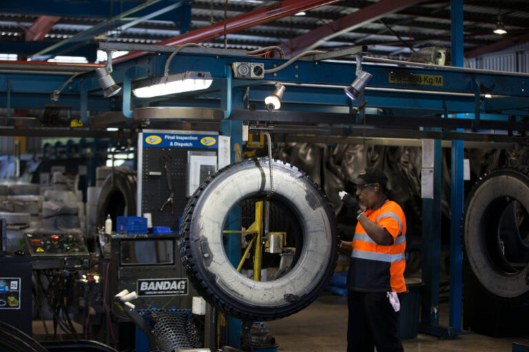 truck retread tyre