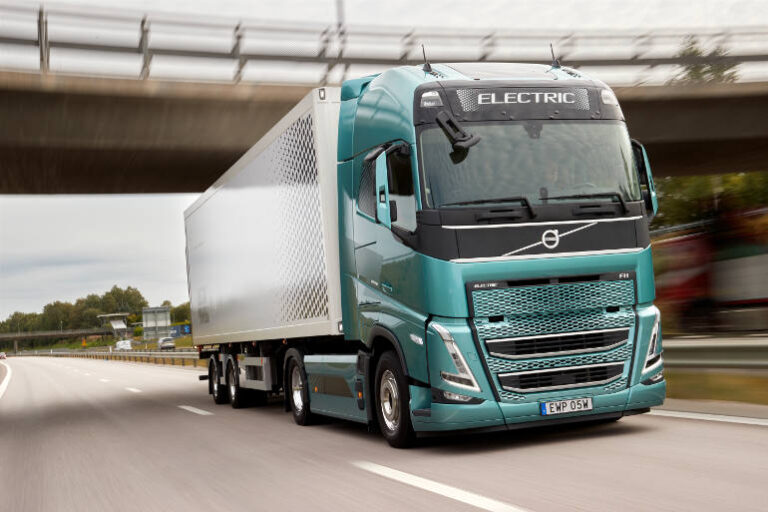 Volvo electric prime mover truck 2022