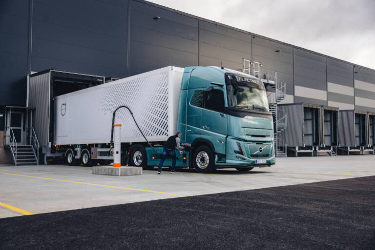 Volvo FH Aero fuel efficient reducing energy consumption and emissions