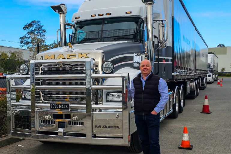 Mack Super Liner heavy haulage truck 