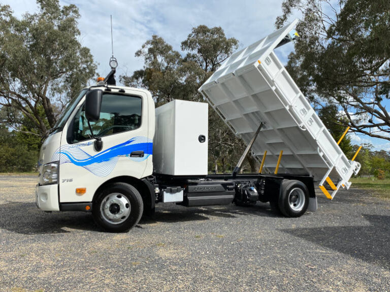 hybrid electric tipper truck for council