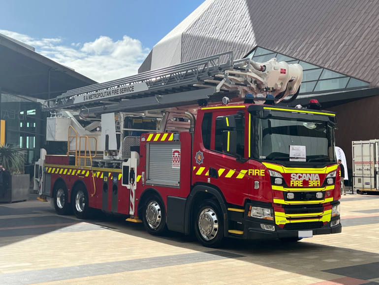 ladder truck for fire rescue