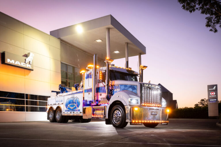 Mack Super-Liner