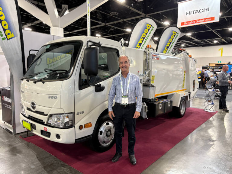 fleet waste council truck Hino 616