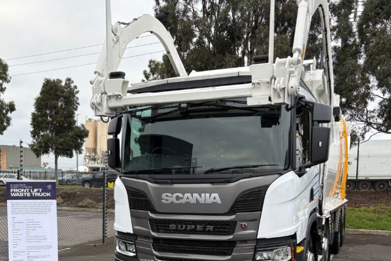 Scania Super 11 front-lift truck targets waste fleets